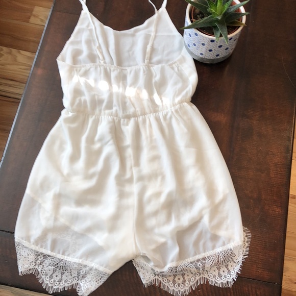 Face Face Lace Romper - Picture 5 of 8